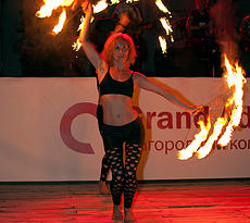 MANNA & Akira Fire Performans Group